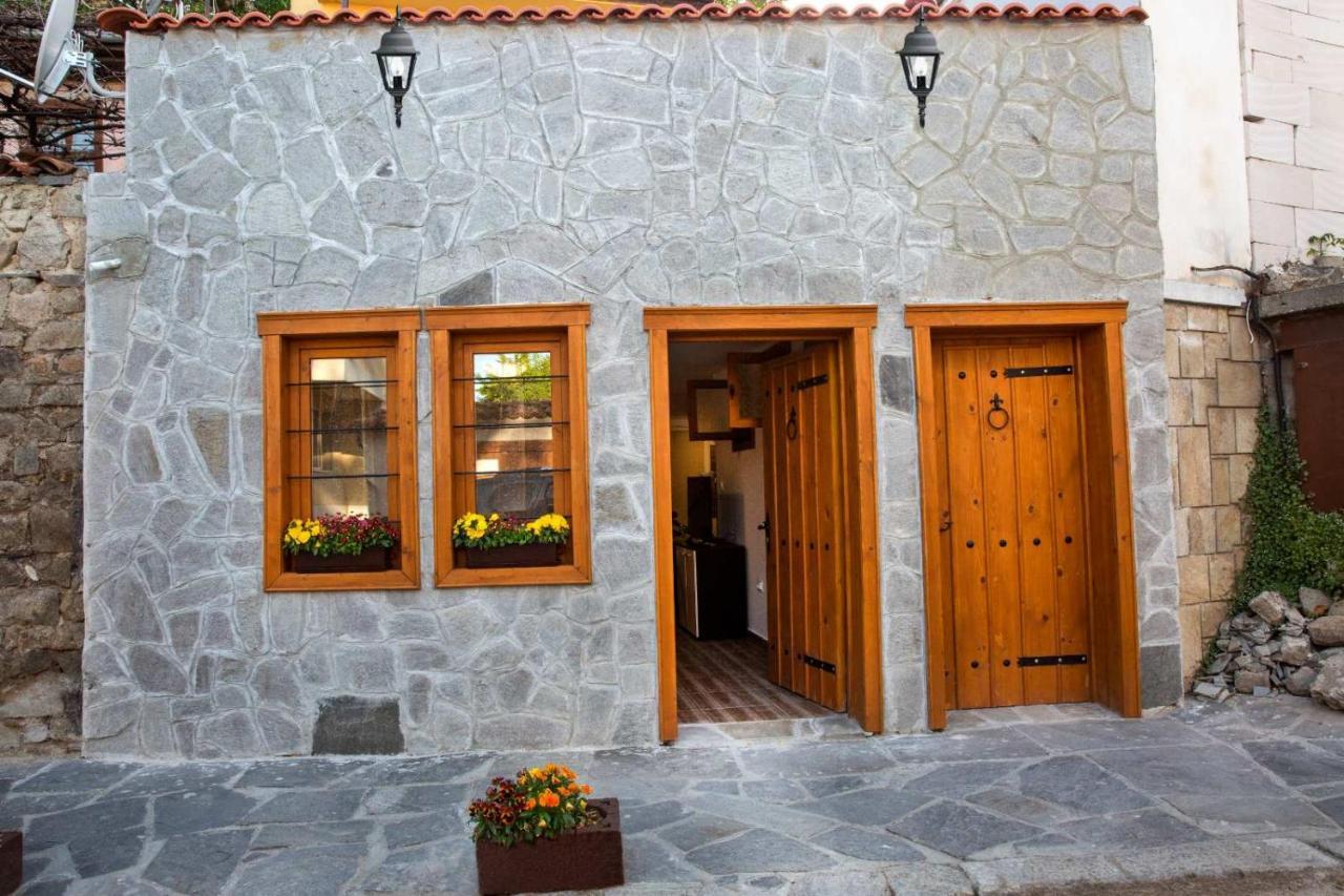 Old Town Plovdiv House: Traditional Guesthouse in Historic District Exterior photo