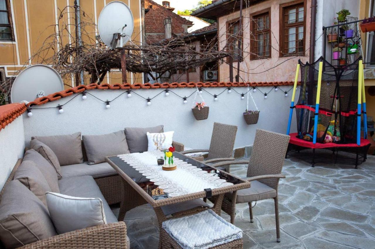 Old Town Plovdiv House: Traditional Guesthouse in Historic District Exterior photo