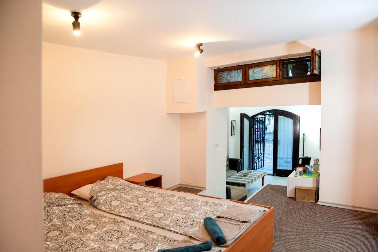 Old Town Plovdiv House: Traditional Guesthouse in Historic District Exterior photo